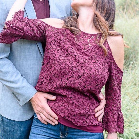 Skies Are Blue Lia Cold Shoulder Lace Blouse - Picture 13 of 16